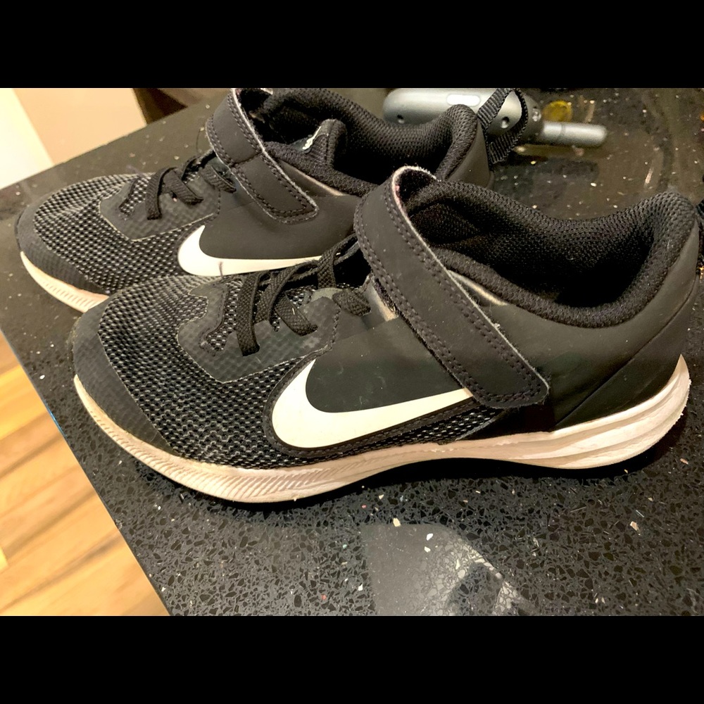 Boys Nike Tennis Shoes